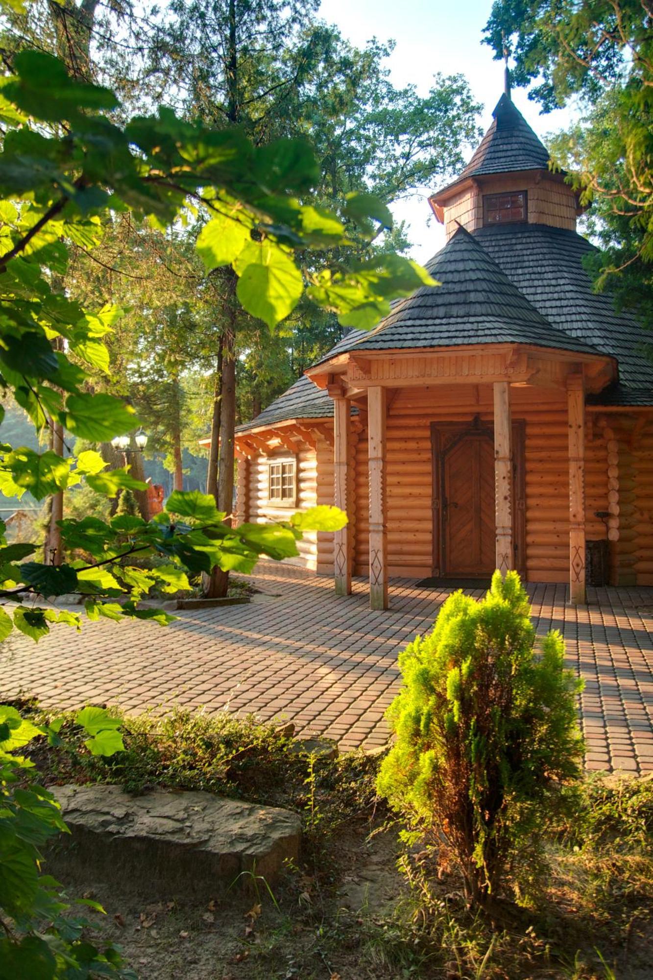Sherwood Hotel Dolgomostiska Eksteriør bilde