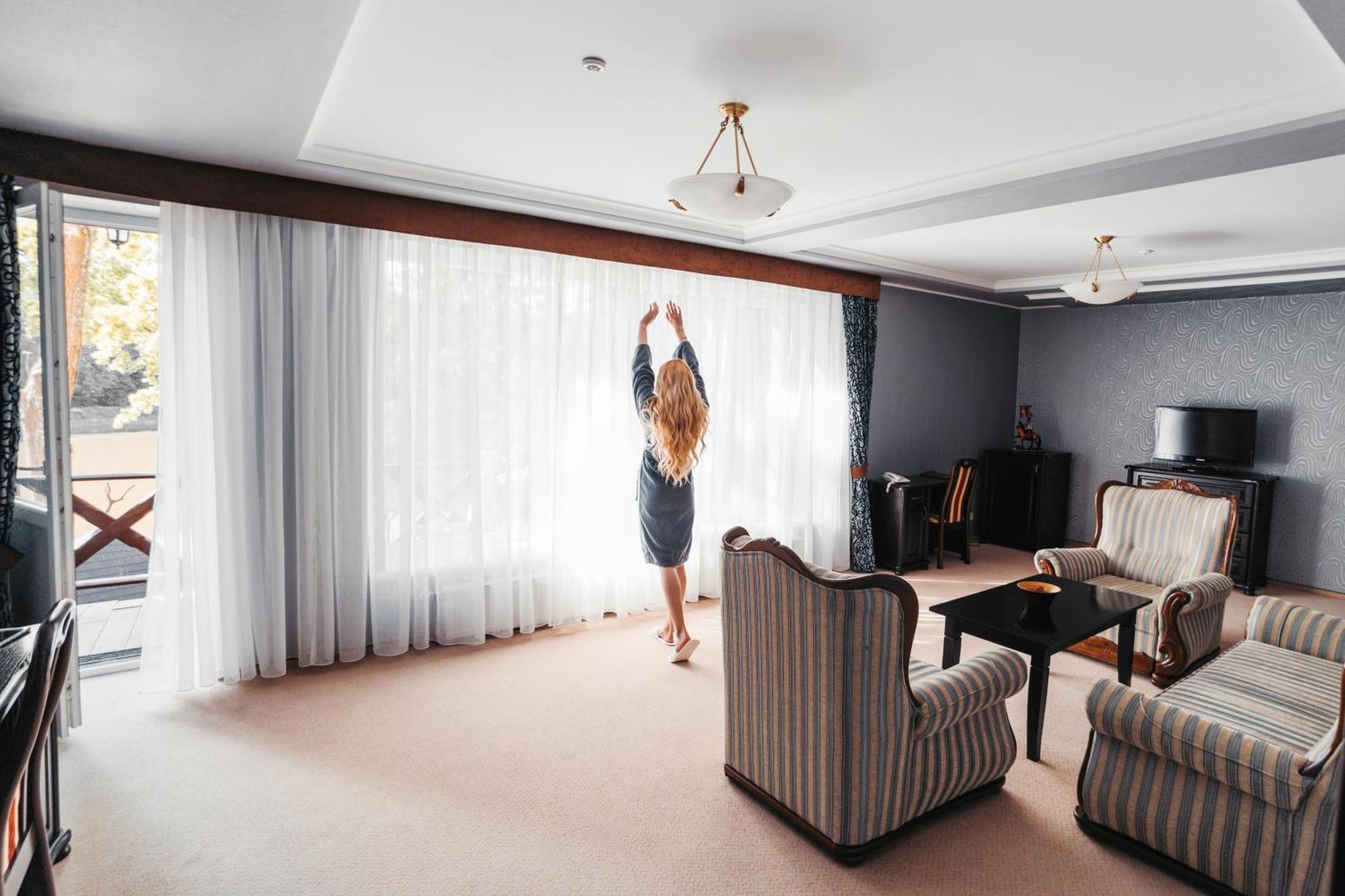 Sherwood Hotel Dolgomostiska Eksteriør bilde