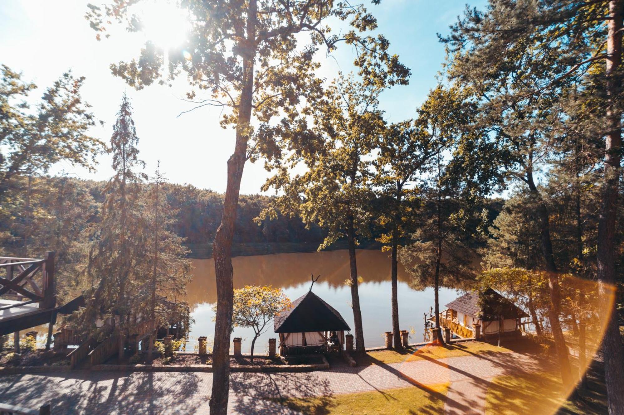 Sherwood Hotel Dolgomostiska Eksteriør bilde